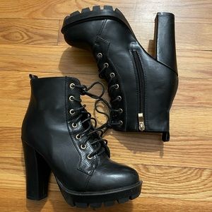 Heeled boots